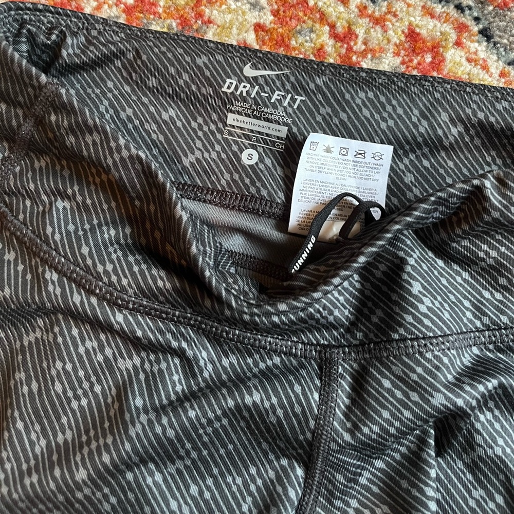 Nike Dri Fit Cropped Leggings